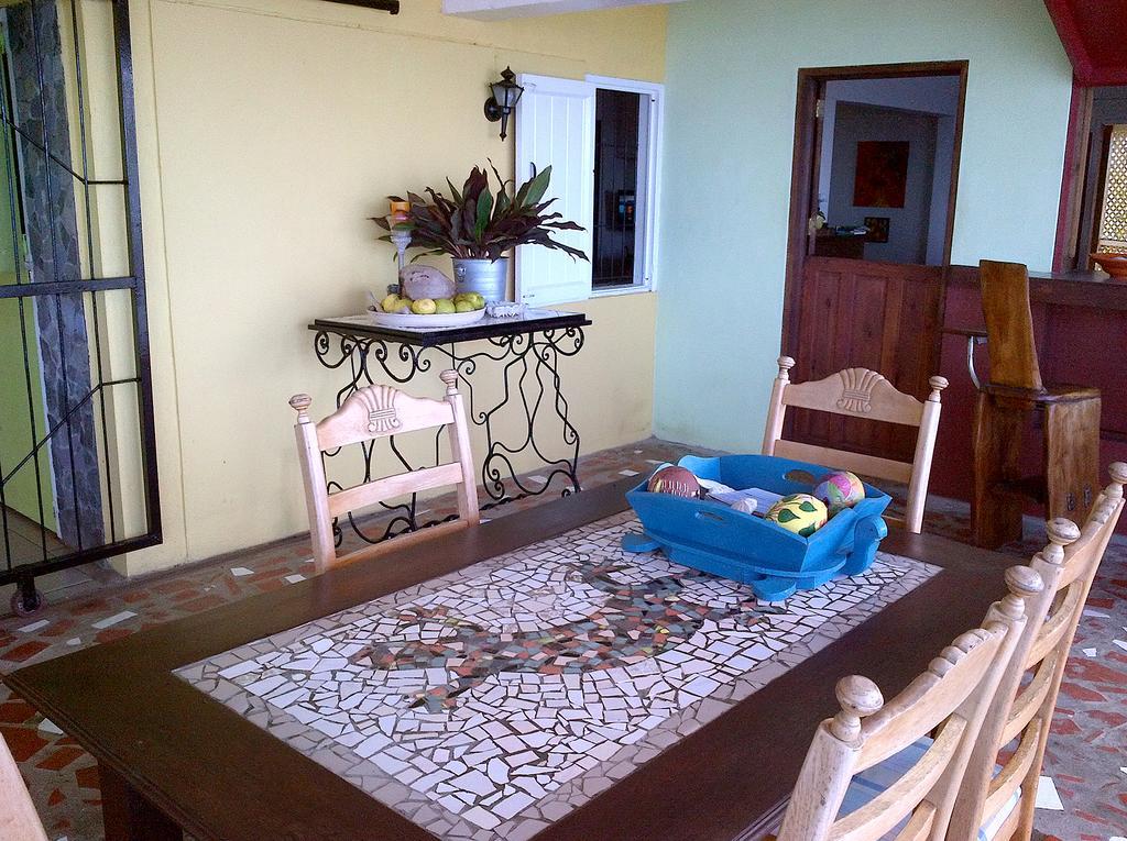 Calibishie Veranda View Guesthouse מראה חיצוני תמונה